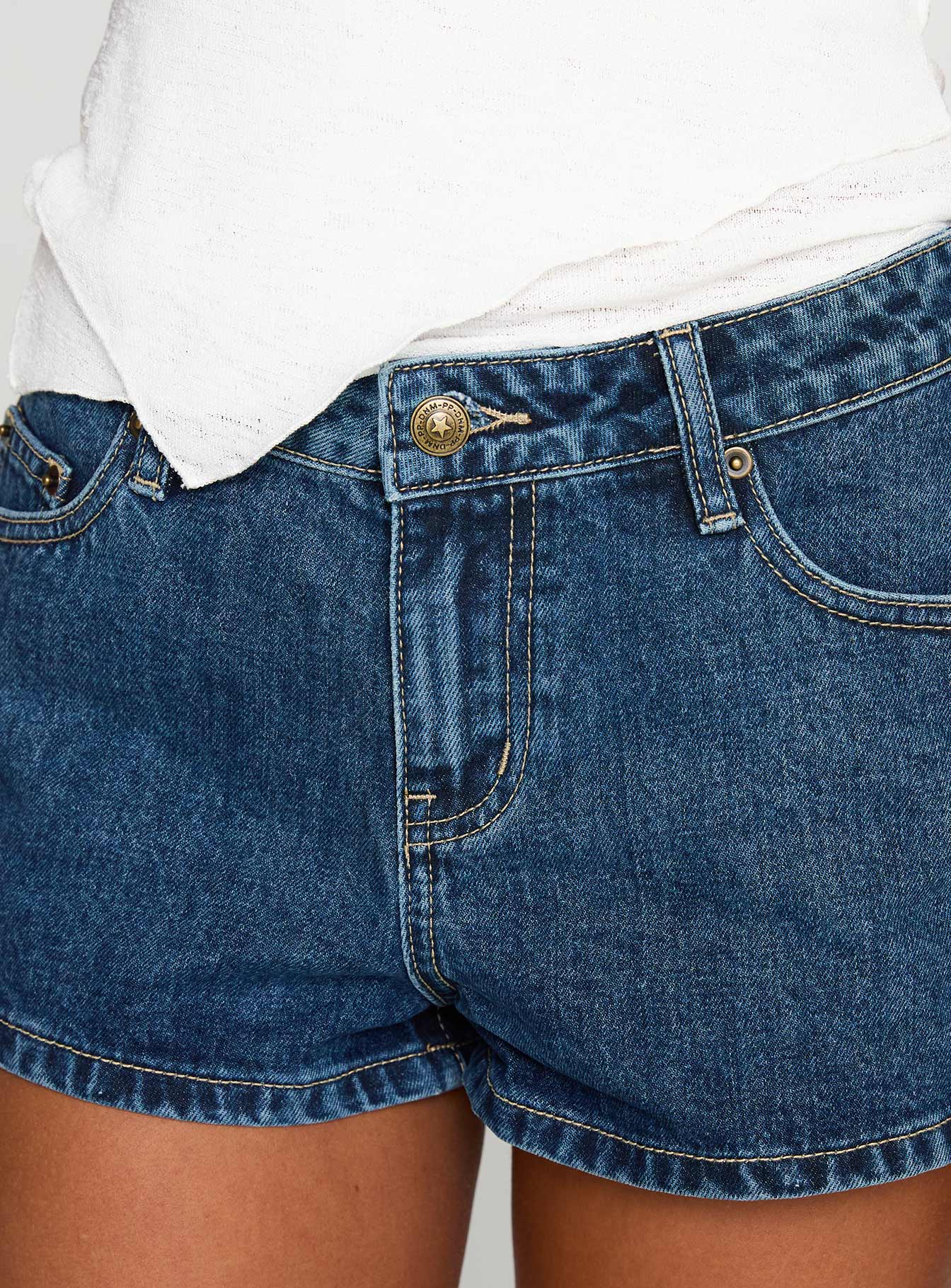 Dreamful Low Rise Mini Denim Short Mid Wash