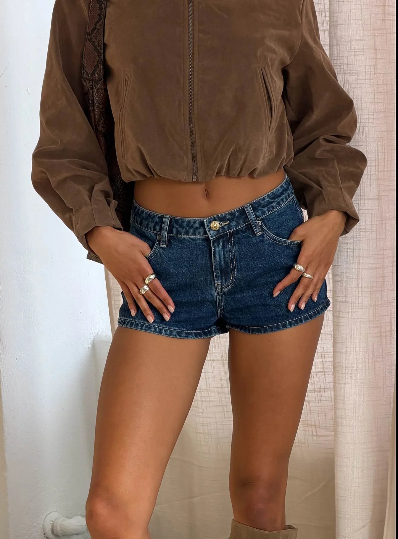 Dreamful Low Rise Mini Denim Short Mid Wash